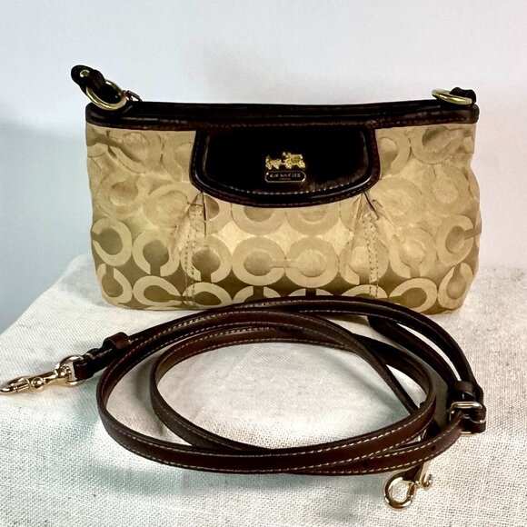Coach Madison OP Art Sateen Lg Wristlet Signature Style #46638 - Picture 2 of 16